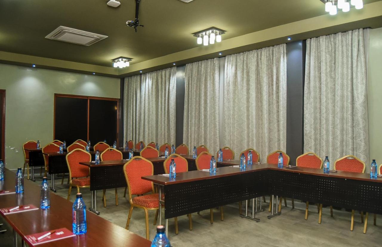 Ngong Hills Hotel Найроби Экстерьер фото